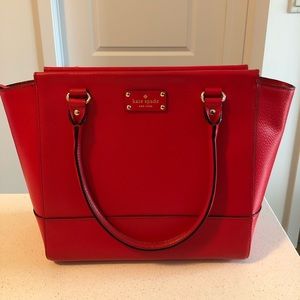 Red Kate Spade Purse!! ❤️